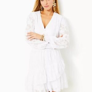 Elegant White Long Sleeve Dress